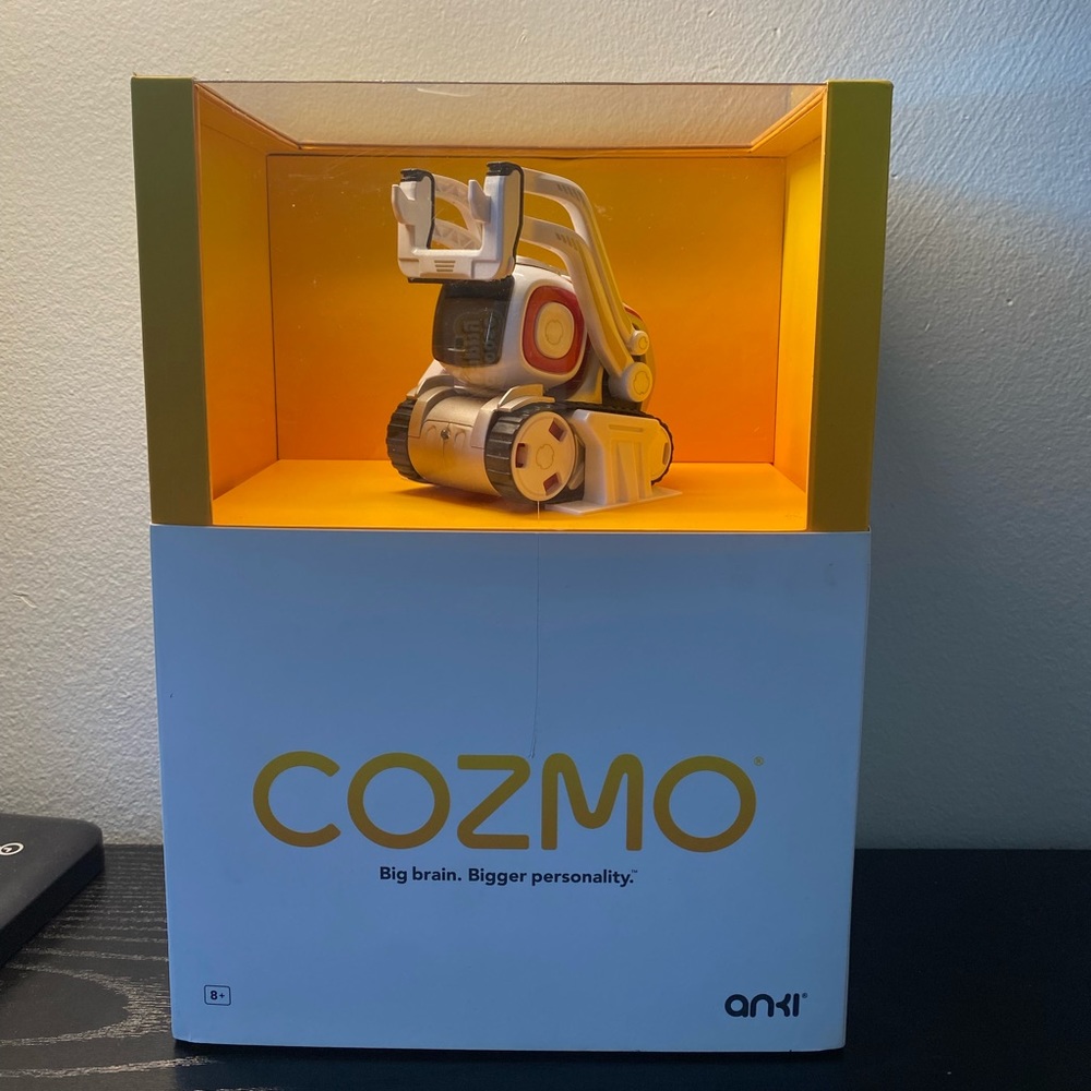 Cozmo Anki Robot NEW